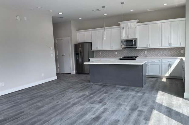 Building Photo - 3344 Pinemont Dr