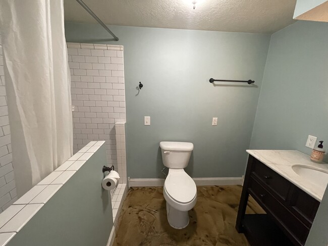 Building Photo - 572 W 6300 S
