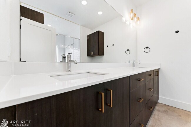 Building Photo - Pre-Leasing Fall of 2026!! Luxury Homes!!