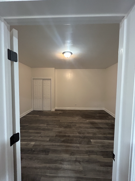 Building Photo - 1629 Newport Dr
