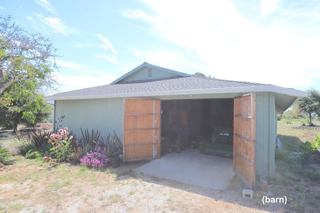 Building Photo - Watsonville: Tranquil Home & Ranch/Farm on...