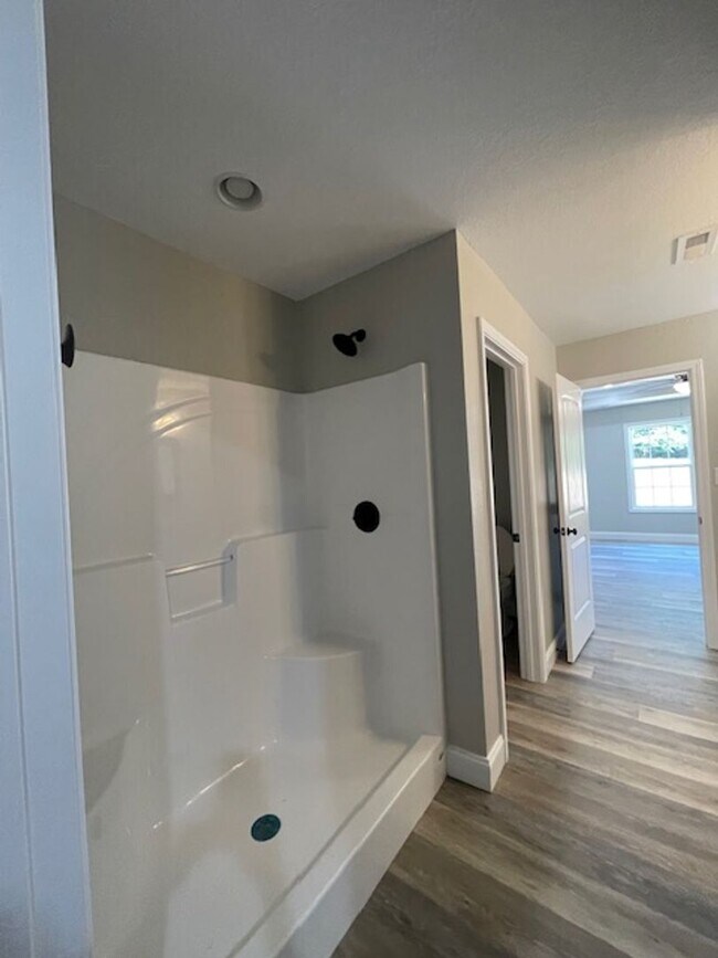 Building Photo - Maryville City, Newly Constructed, 3 Bedroom 2 Bath Home Call Debra Johnson 865-591-8281 or Ed Jo...