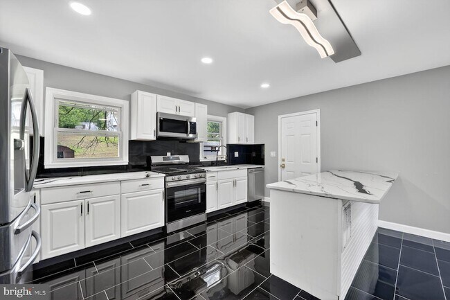 Building Photo - 3604 Halloway N