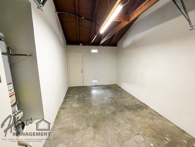 Building Photo - 772-774 Vineyard Rd