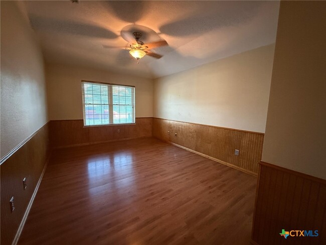 Building Photo - 758 Briarbend Dr