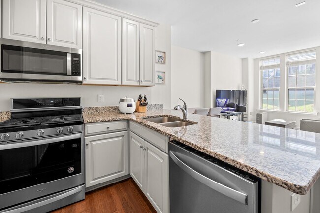 Building Photo - 11 Leahy Dr