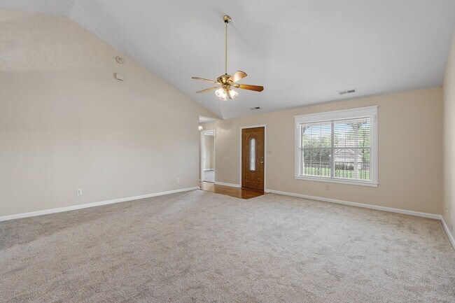 Building Photo - Spacious 3 Bedroom Home Near Downtown Greer with Large Backyard and 2-Car Garage.