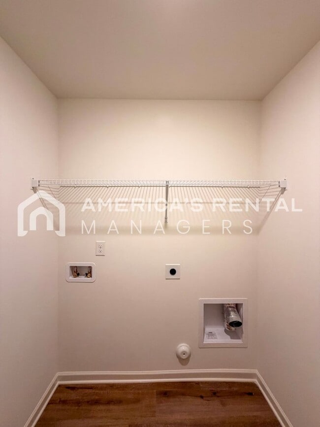 Building Photo - Coming Soon! Available to view NOW!! MOVE ...