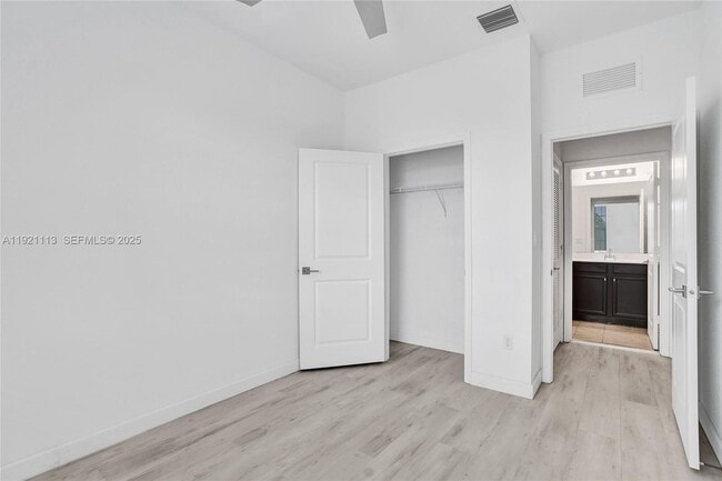 Building Photo - 4029 NW 11 Dr