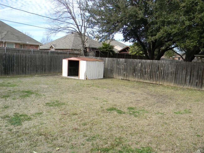 Building Photo - 7433 Timberhill Dr