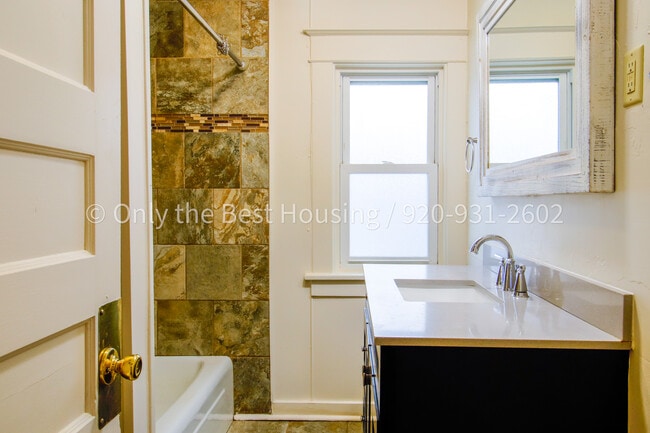 Building Photo - 846 Franklin St