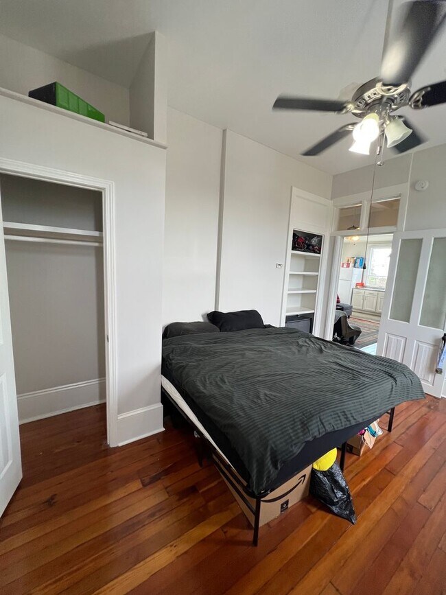 Building Photo - Charming 1BD/1BA in fantastic Uptown location!