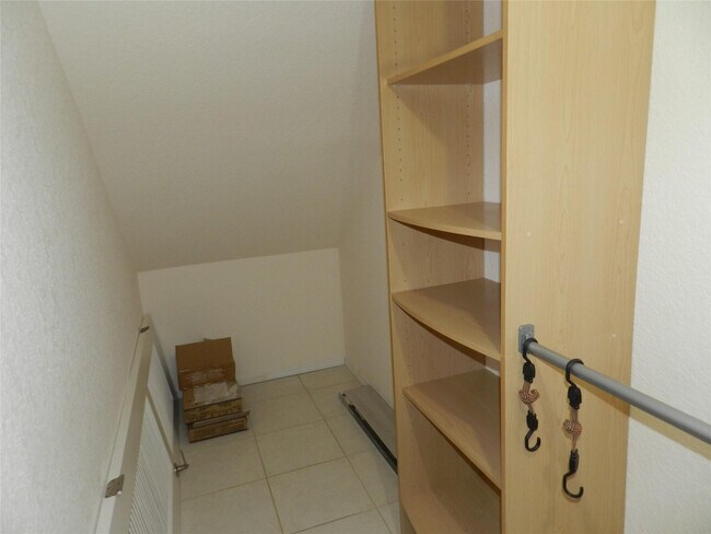 Building Photo - 6307 Bay Club Dr