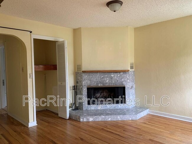 Building Photo - 1303 H St