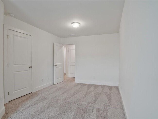 Building Photo - 6413 Shalks Xing Dr