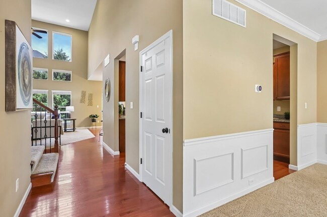 Building Photo - Executive Lease Opportunity - 4 Bed 3 Bath