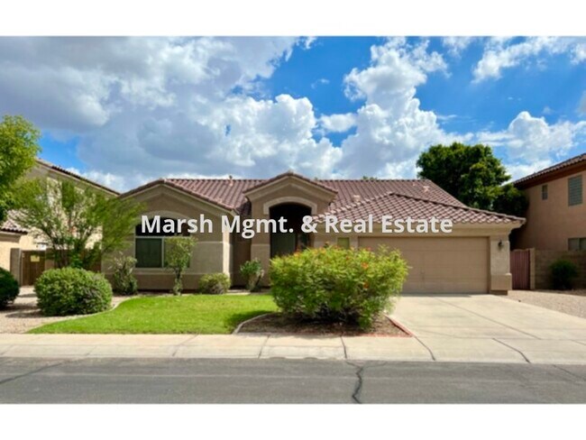 Primary Photo - Beautiful 3 bedroom + den home in Gilbert ...