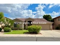Building Photo - Beautiful 3 bedroom + den home in Gilbert with private pool!