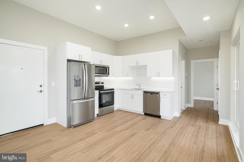 Building Photo - 3915 Ridge Ave