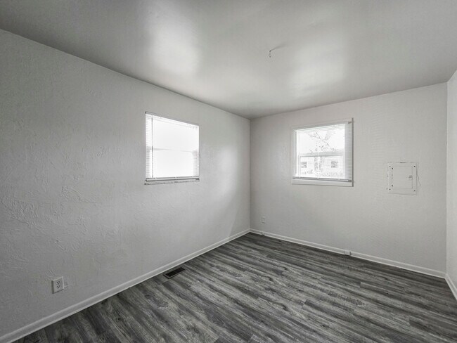 Building Photo - 2905 Dietz St