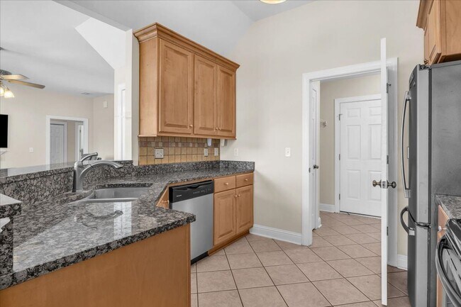 Building Photo - 38 Castle Bay Dr