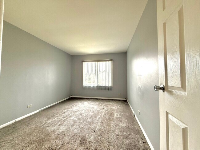 Building Photo - 3108 Roberts Dr