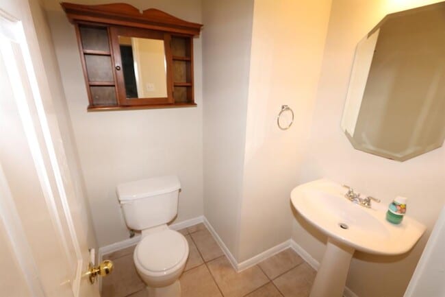 Building Photo - 5022 E Newpark Dr