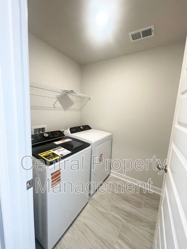 Building Photo - 671 Cozy Blf Rd