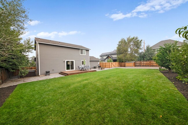 Building Photo - Charming 4Bed/3Bath Home in NE Bend with S...