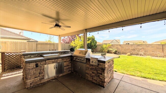 Building Photo - BEAUTIFUL SINGLE-FAMILY HOME IN BLACKSTONE IN EDH!