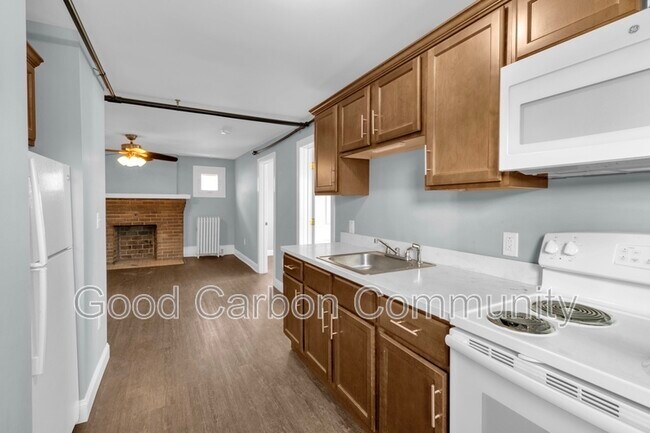 Building Photo - 618 Elmwood Ave