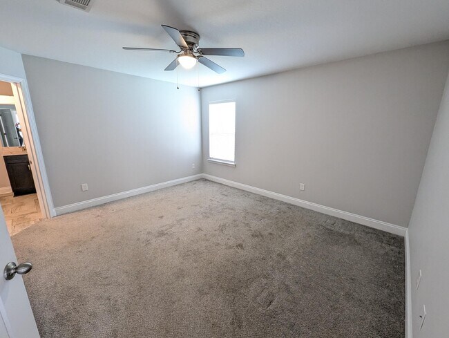 Building Photo - 1651 Ponderosa Dr