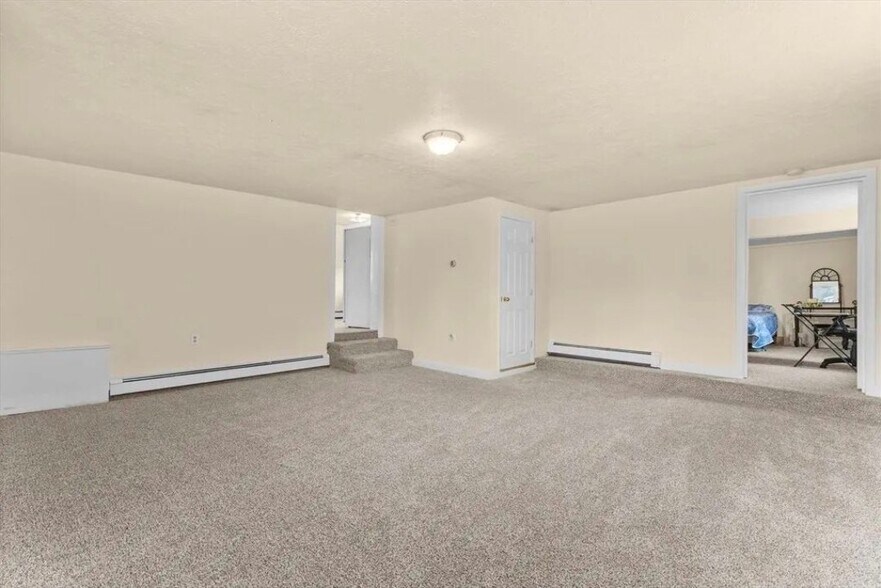 Building Photo - 333 Groveland St