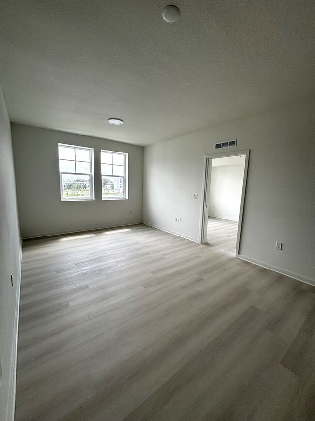 Building Photo - Beautiful and Brand New Apart in Millenia Park Orlando