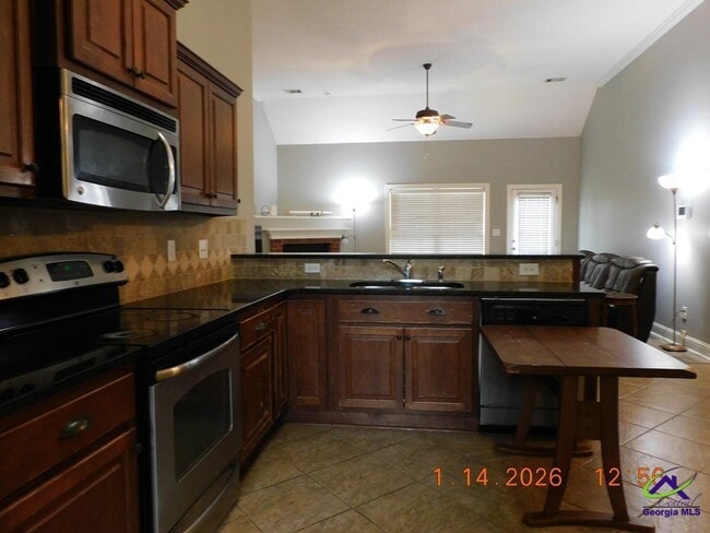 Building Photo - 110 Downshire Way