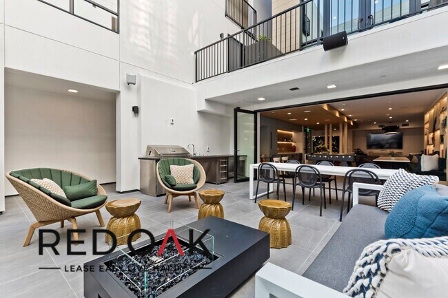 Building Photo - 2405 Hauser Blvd