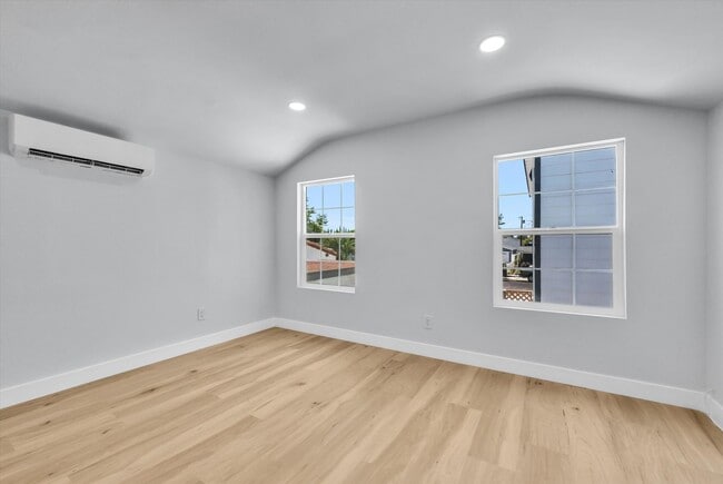 Building Photo - 114 N Cornell Ave