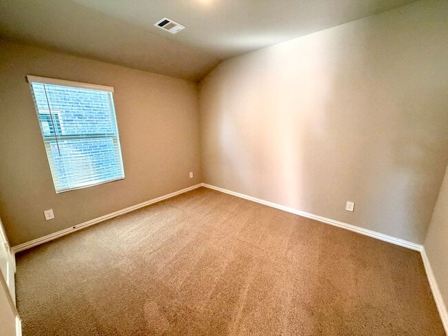 Building Photo - 600 Tidal Dr