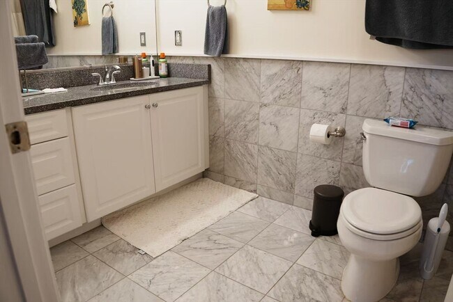 Building Photo - 110 Cypress St