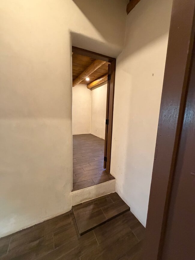 Building Photo - 152 Lorenzo Rd