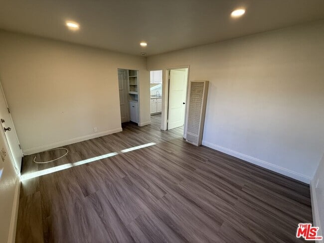 Building Photo - 5242 Mccallum Ave