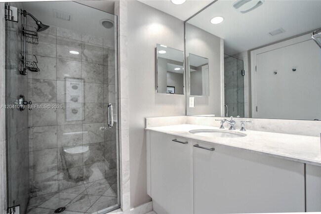 Building Photo - 3535 S Ocean Dr