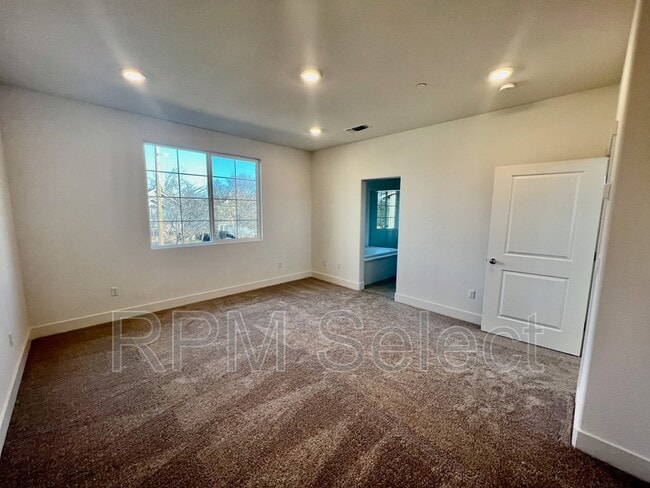 Building Photo - 2988 Newberry St