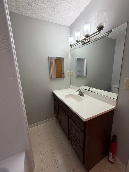 Building Photo - 1751 Beacon St