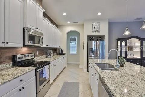 Building Photo - 7603 S De Soto St