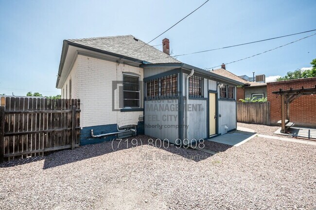 Building Photo - 121 Lake Ave