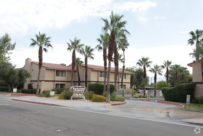 Primary Photo - Parkwood Apartments