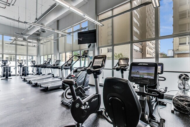 Building Photo - 655 W Irving Park Rd