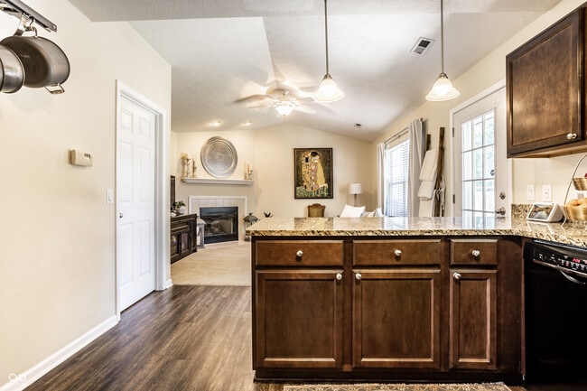 Building Photo - 14924 Oak Rd