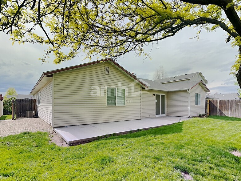 Building Photo - 536 N Copper River Dr